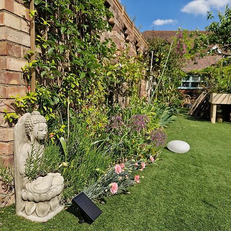 Lotus Pod House Homestay Horsell Exteriér fotografie